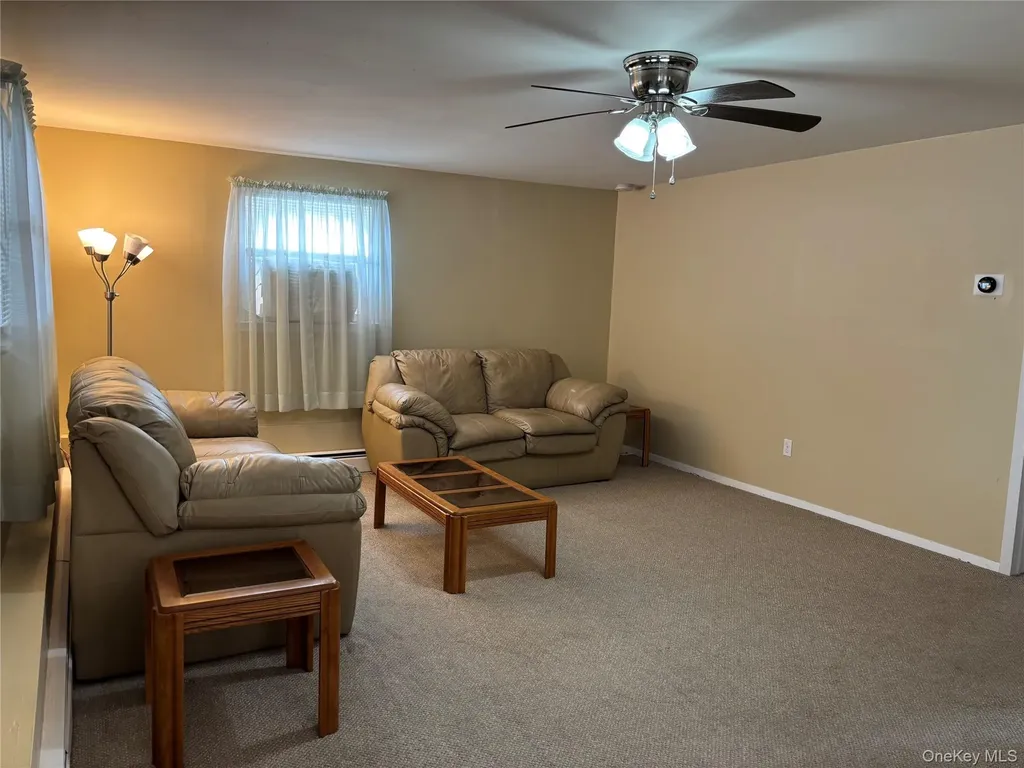 293 Concord Avenue Lindenhurst NY 11757