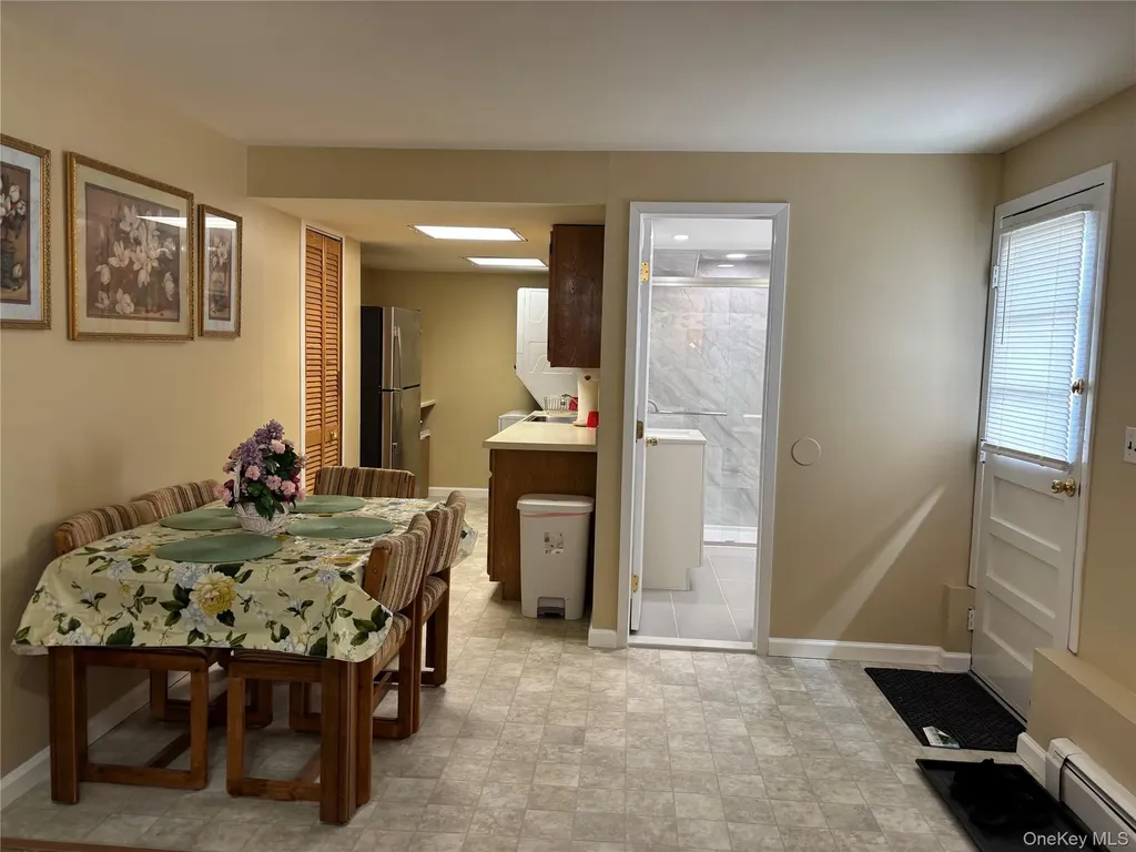 293 Concord Avenue Lindenhurst NY 11757