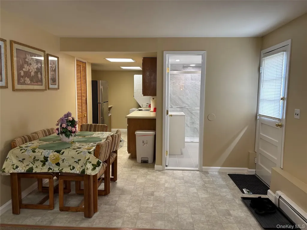 293 Concord Avenue Lindenhurst NY 11757
