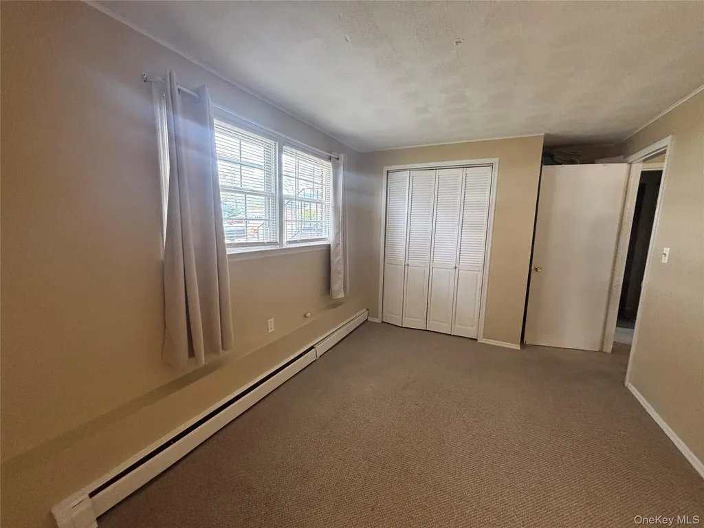 293 Concord Avenue Lindenhurst NY 11757