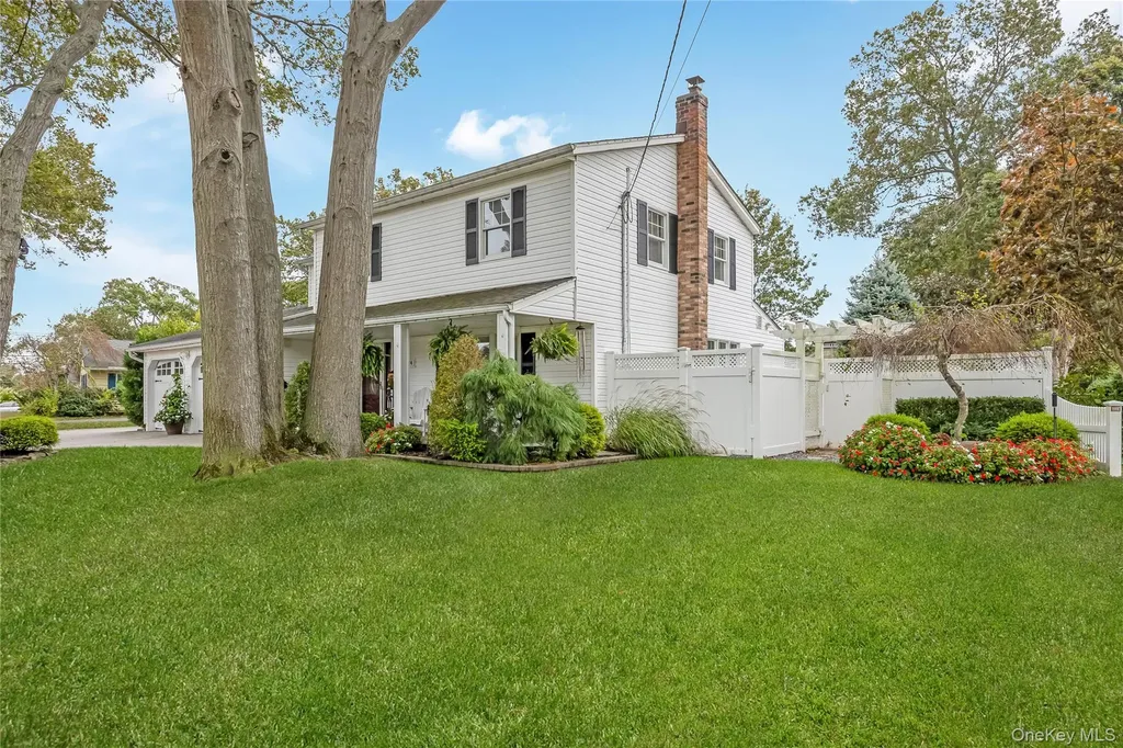 74 Loop Drive Sayville NY 11782