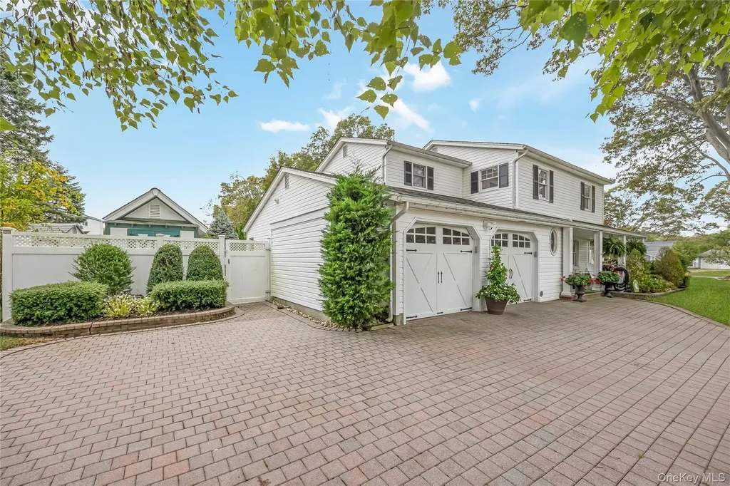 74 Loop Drive Sayville NY 11782
