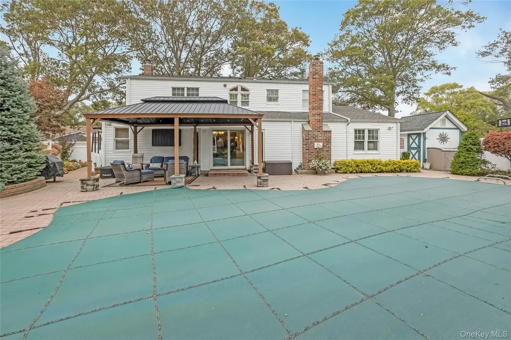 74 Loop Drive Sayville NY 11782
