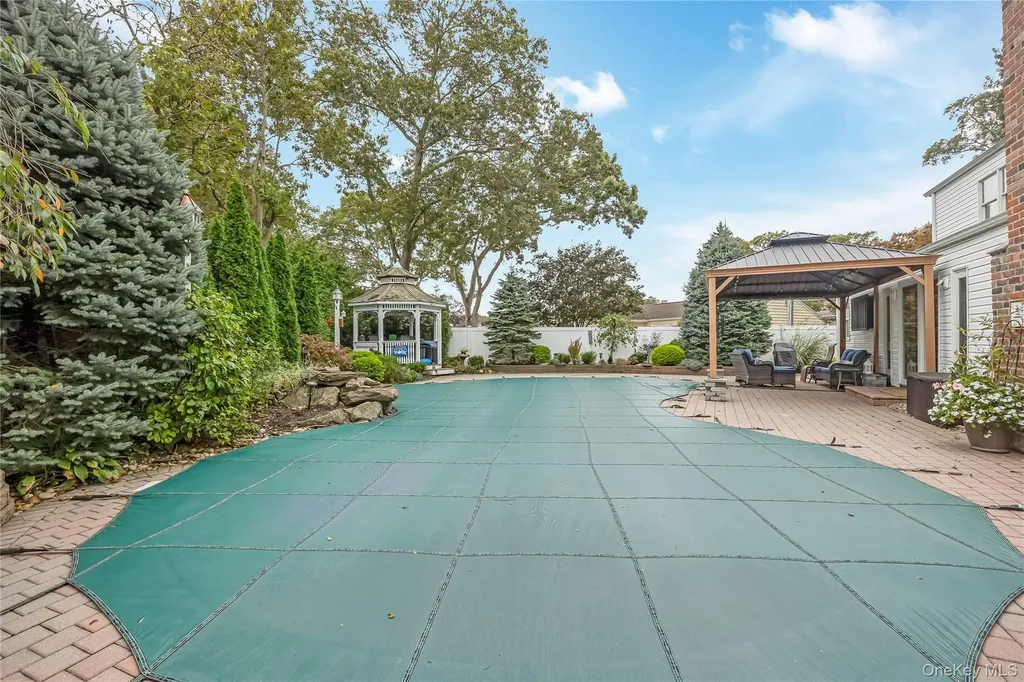 74 Loop Drive Sayville NY 11782