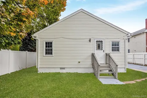 15 N Butehorn Street Bethpage NY 11714