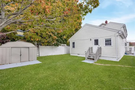 15 N Butehorn Street Bethpage NY 11714