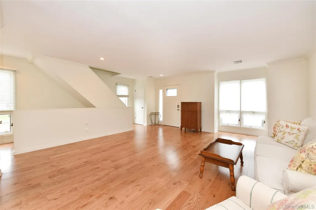 142 I U Willets Road Albertson NY 11507