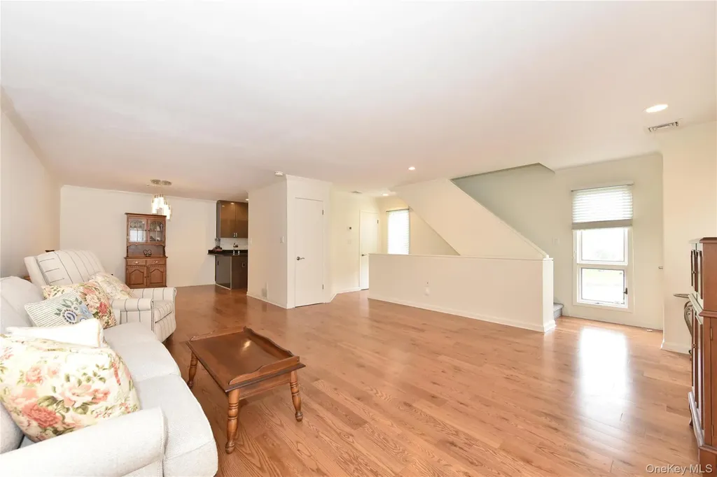 142 I U Willets Road Albertson NY 11507