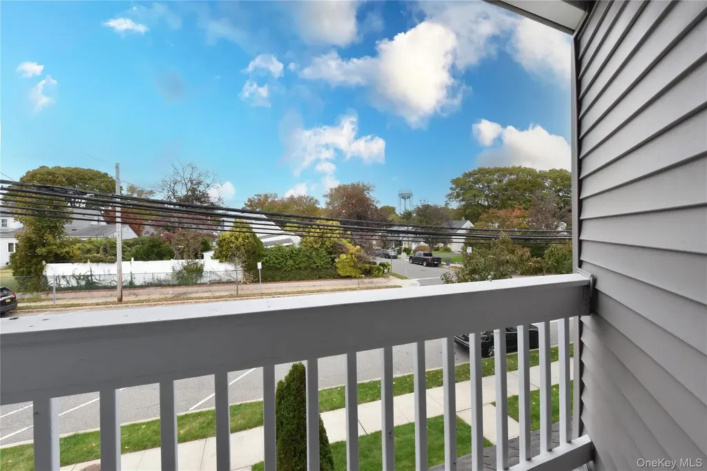 142 I U Willets Road Albertson NY 11507