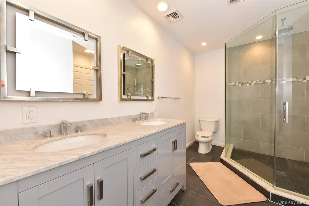 142 I U Willets Road Albertson NY 11507