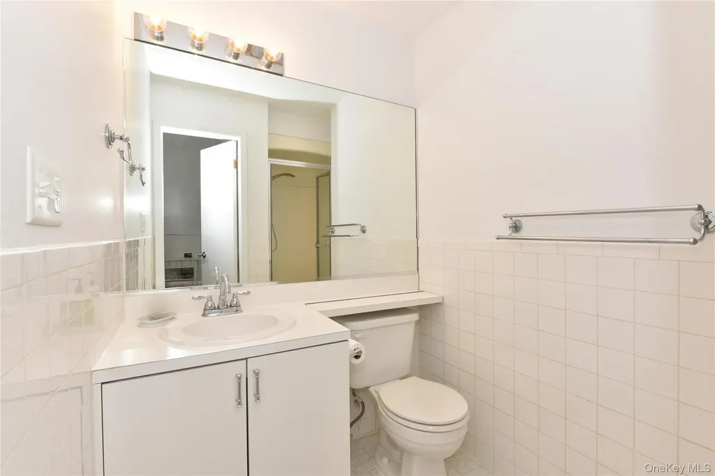 142 I U Willets Road Albertson NY 11507
