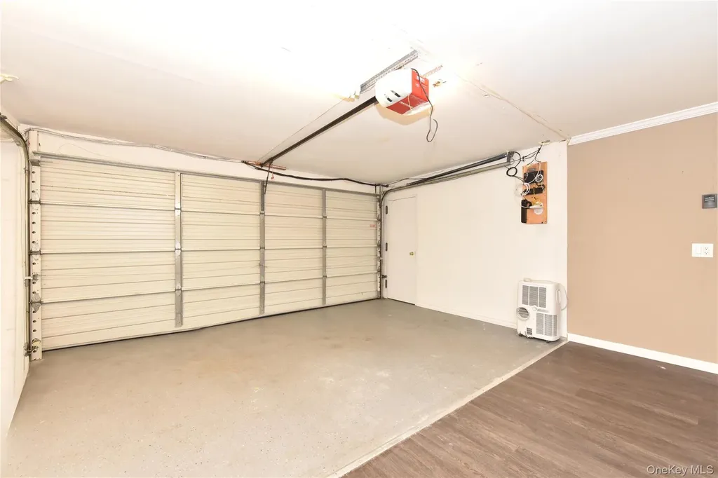 142 I U Willets Road Albertson NY 11507