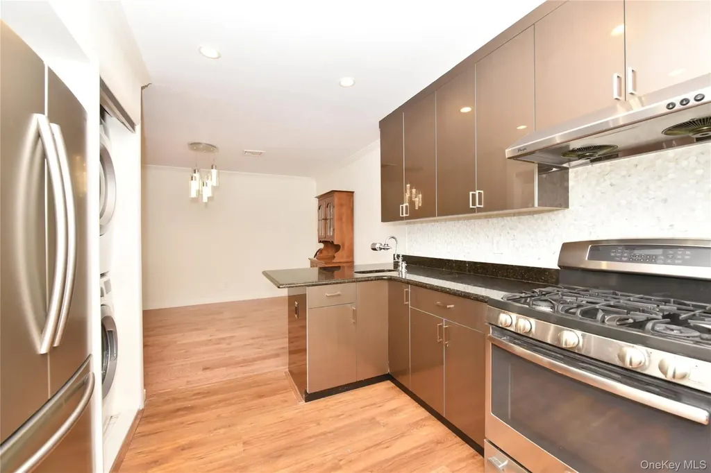 142 I U Willets Road Albertson NY 11507