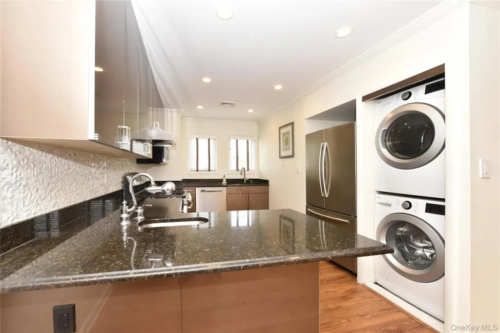 142 I U Willets Road Albertson NY 11507