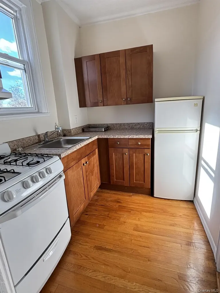 7158 70th Street Glendale NY 11385