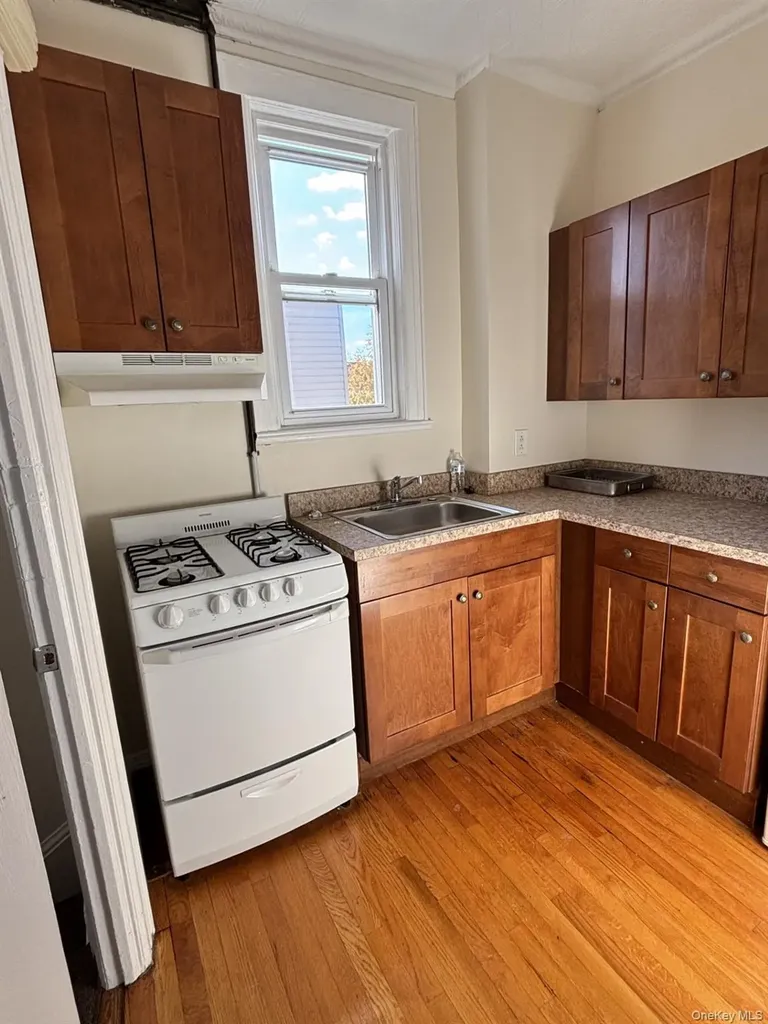 7158 70th Street Glendale NY 11385