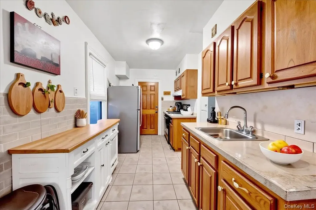 2849 E 195th Street Bronx NY 10461