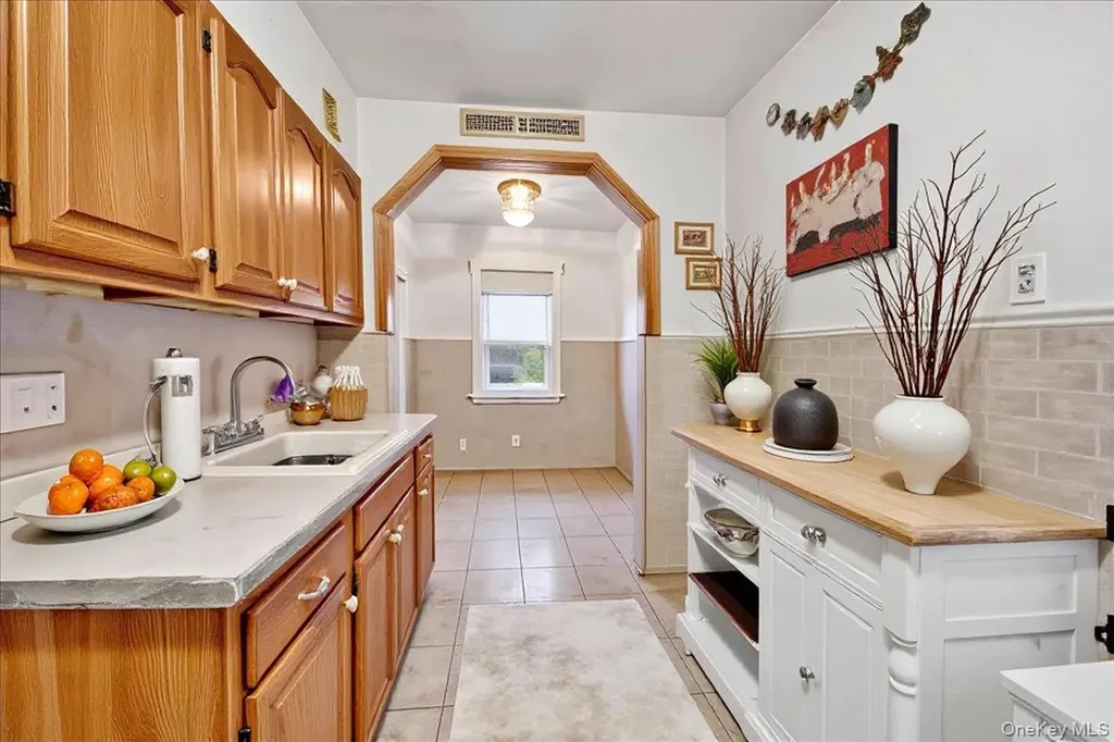 2849 E 195th Street Bronx NY 10461