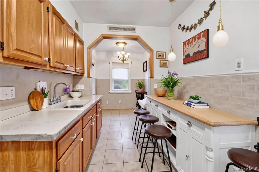 2849 E 195th Street Bronx NY 10461