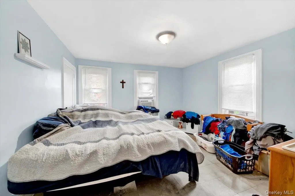 2849 E 195th Street Bronx NY 10461