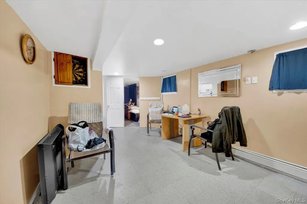 2849 E 195th Street Bronx NY 10461
