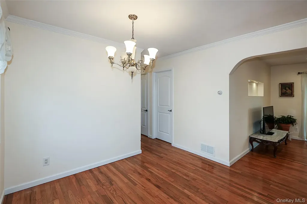 6 Gerhard Road Plainview NY 11803