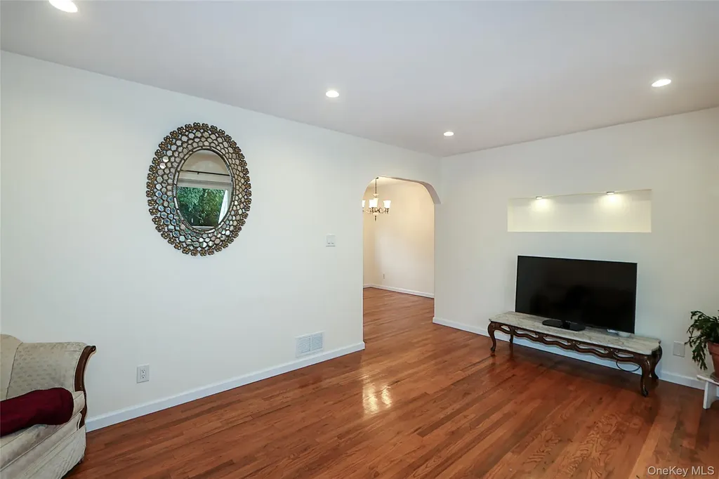 6 Gerhard Road Plainview NY 11803