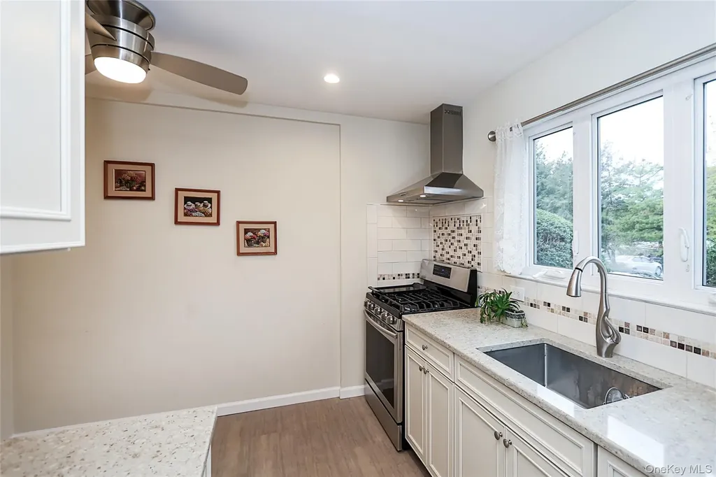 6 Gerhard Road Plainview NY 11803