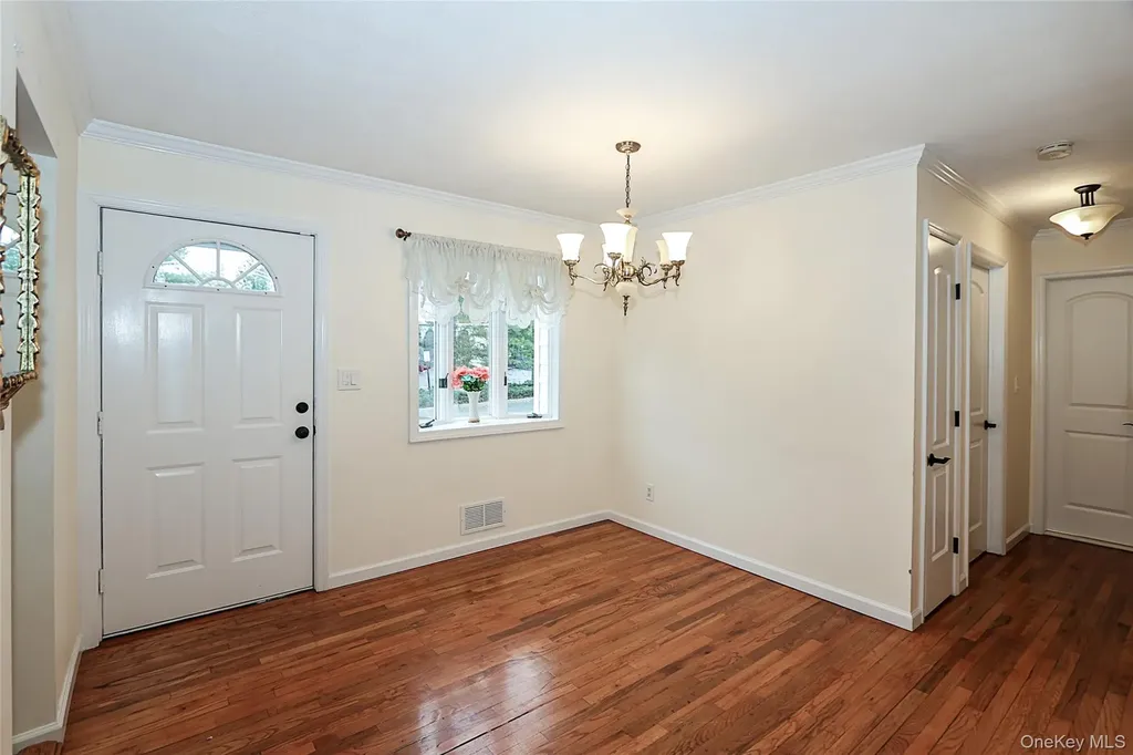 6 Gerhard Road Plainview NY 11803