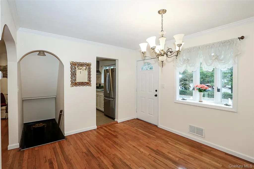 6 Gerhard Road Plainview NY 11803