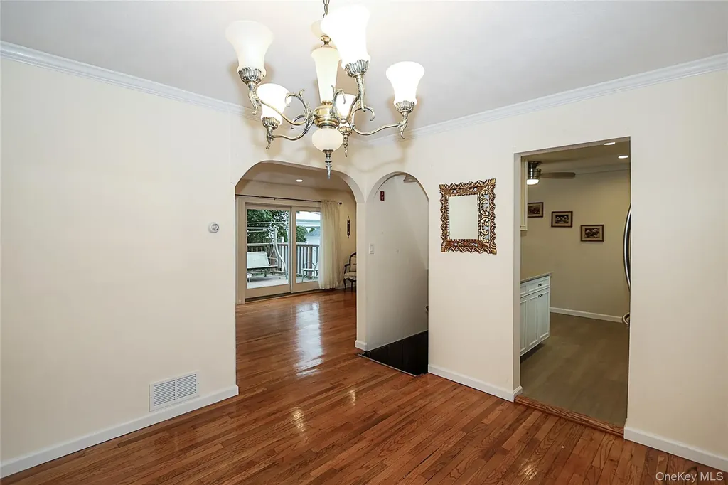6 Gerhard Road Plainview NY 11803
