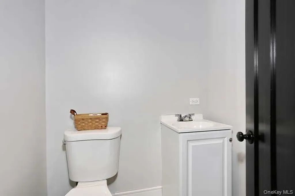 247 Cherry Lane Suffern NY 10901