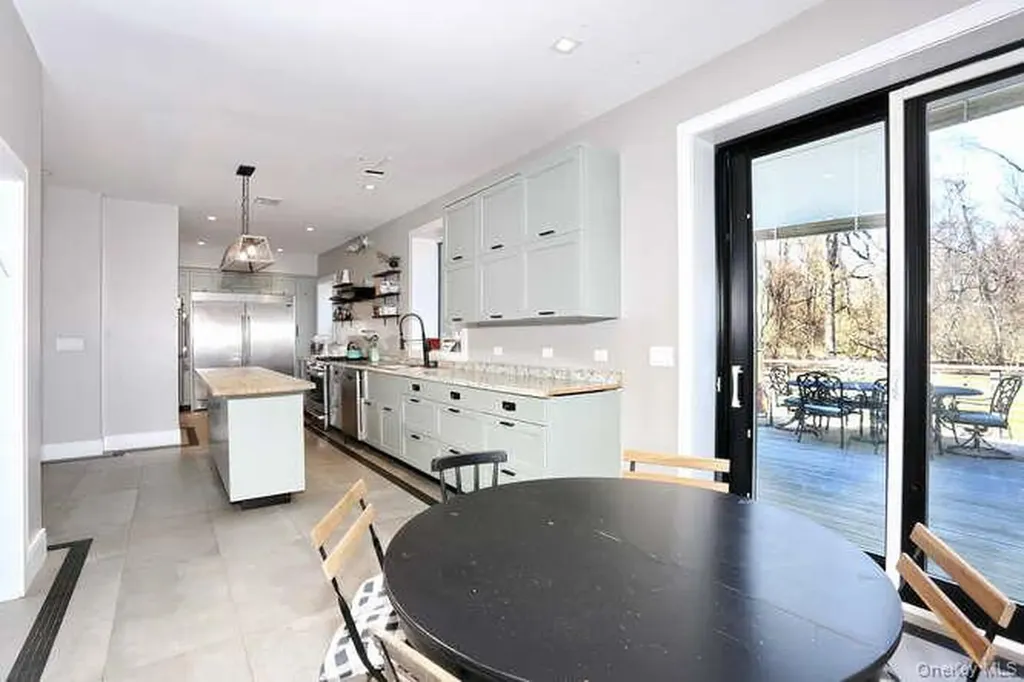 247 Cherry Lane Suffern NY 10901