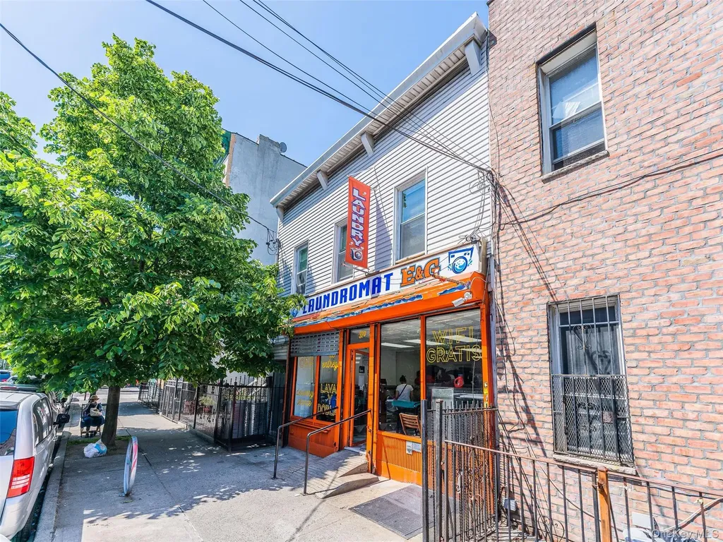 370 Crescent Street Brooklyn NY 11208