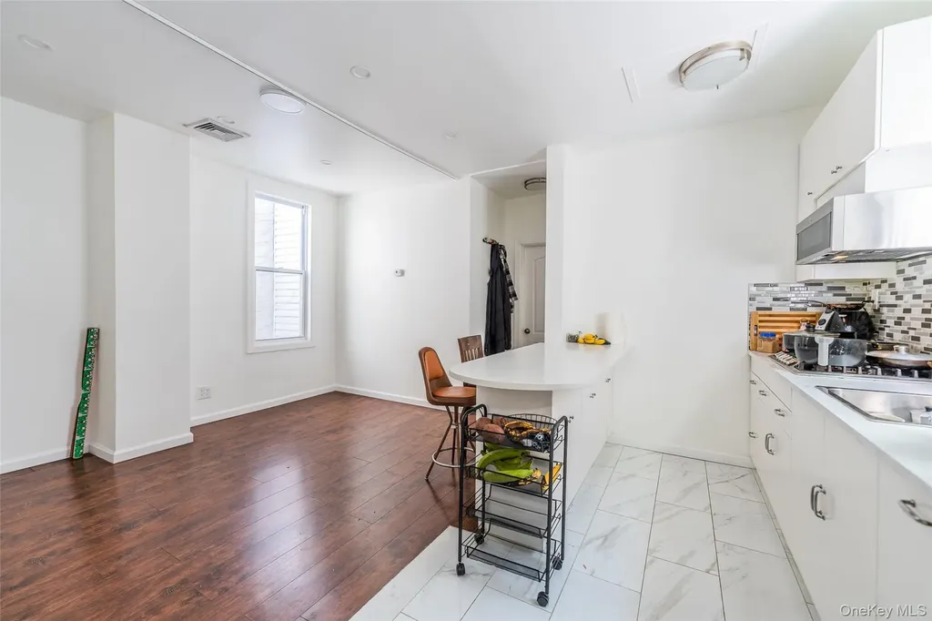370 Crescent Street Brooklyn NY 11208