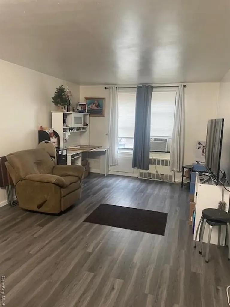 2165 Matthews Avenue Bronx NY 10462