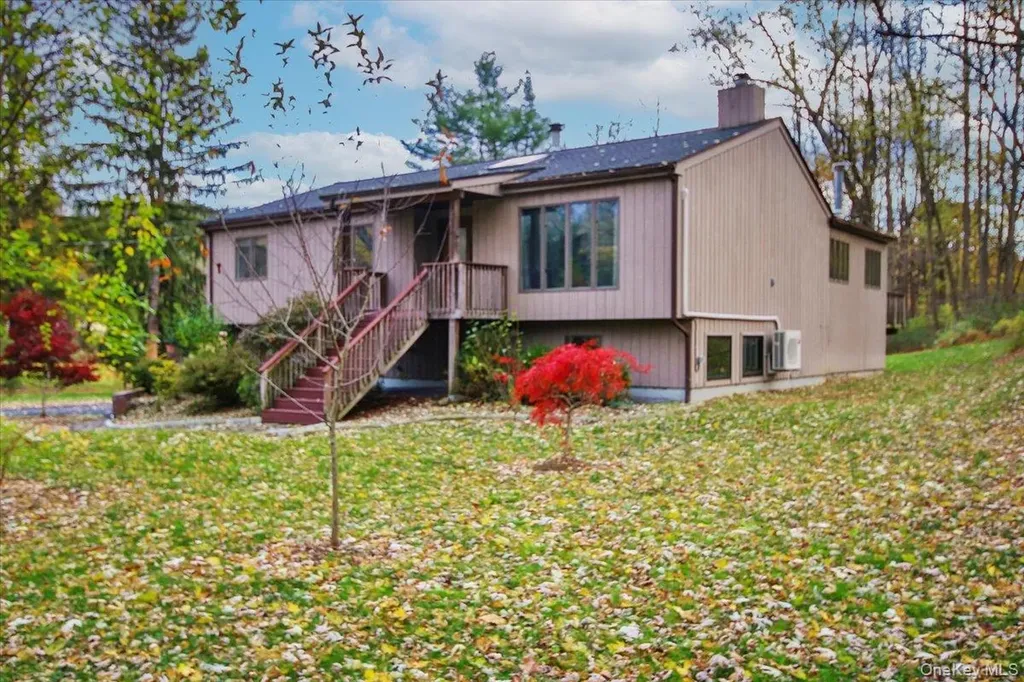 102 Old Post Road Marlboro NY 12542