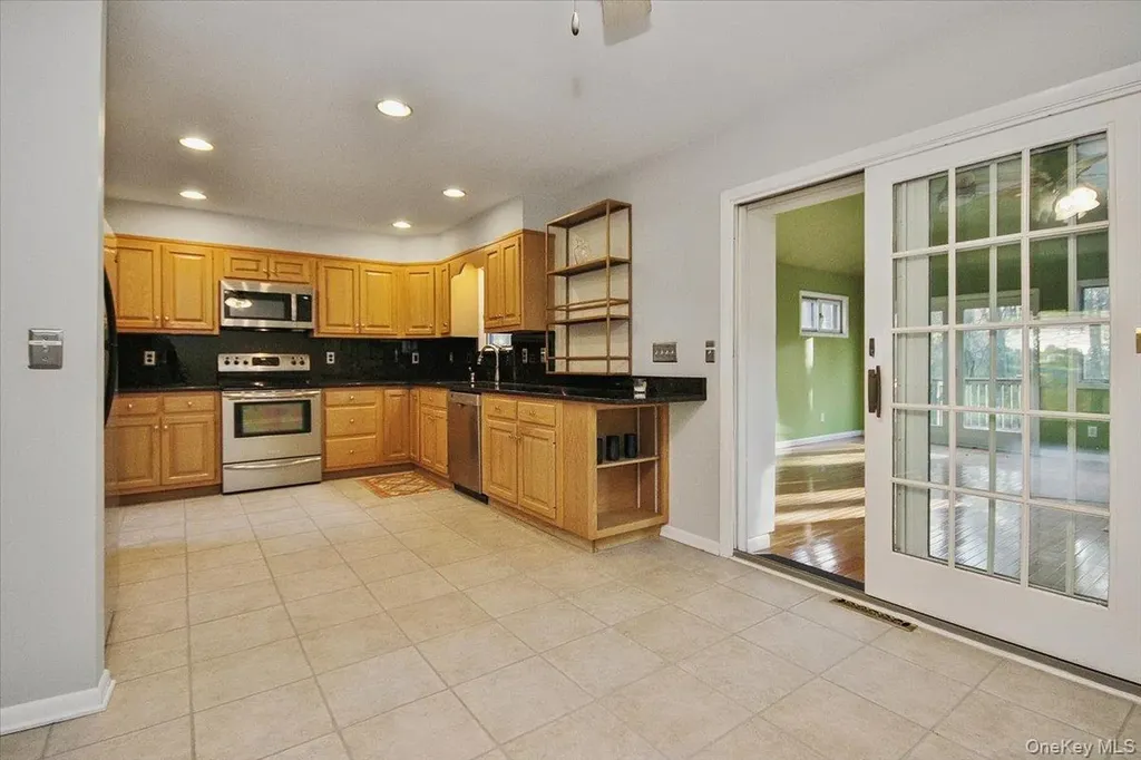 102 Old Post Road Marlboro NY 12542