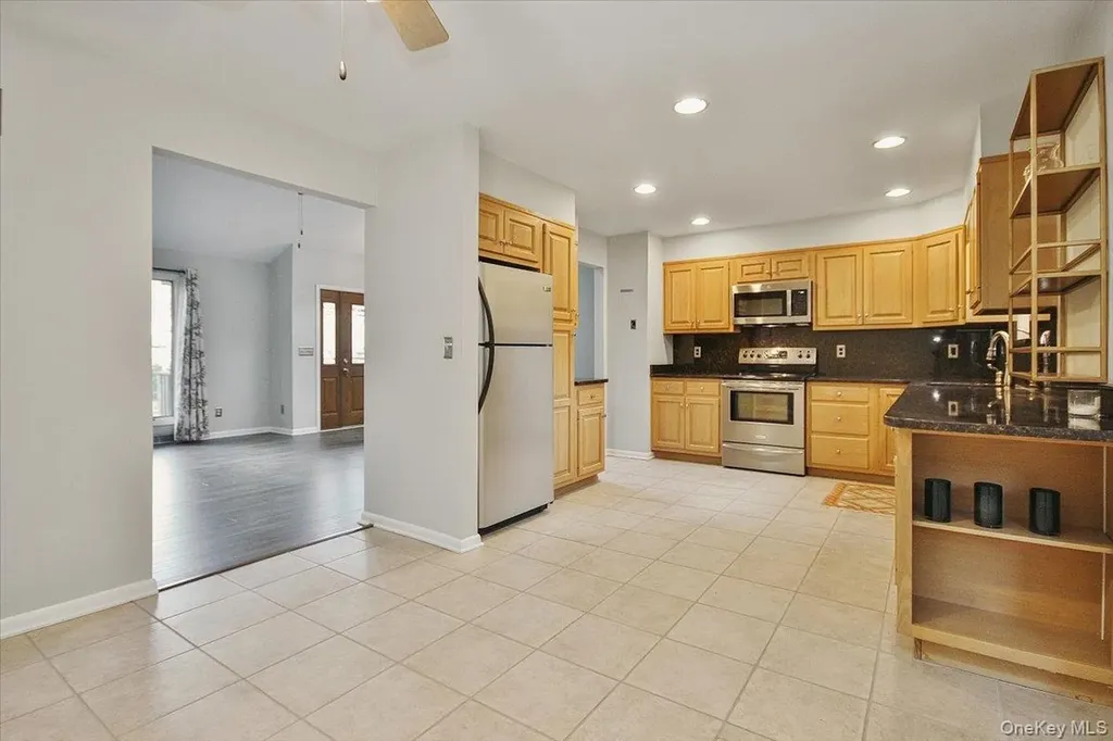 102 Old Post Road Marlboro NY 12542
