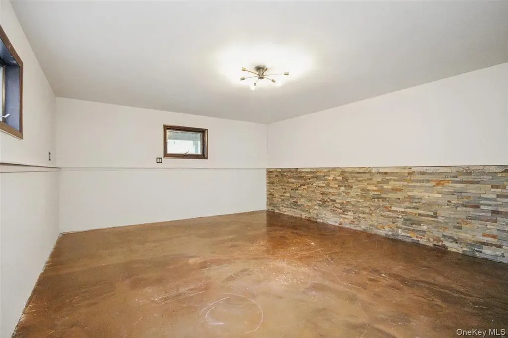 102 Old Post Road Marlboro NY 12542
