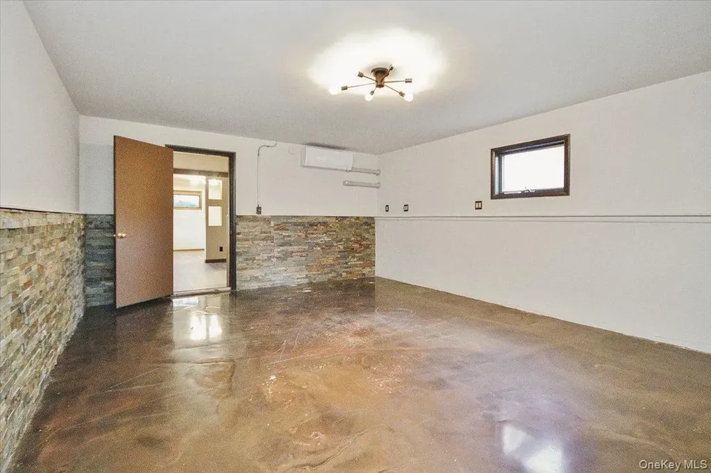 102 Old Post Road Marlboro NY 12542