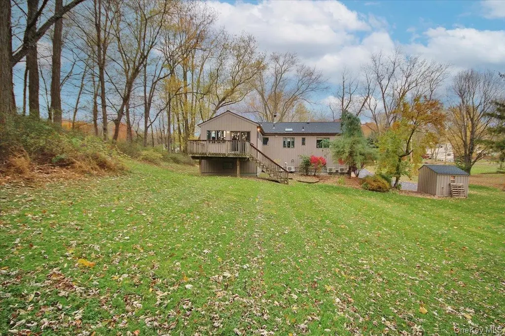 102 Old Post Road Marlboro NY 12542