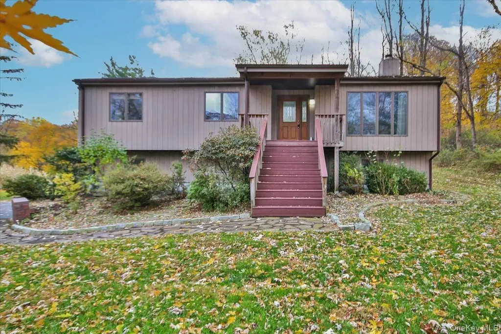 102 Old Post Road Marlboro NY 12542