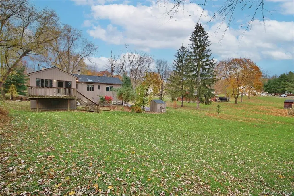 102 Old Post Road Marlboro NY 12542
