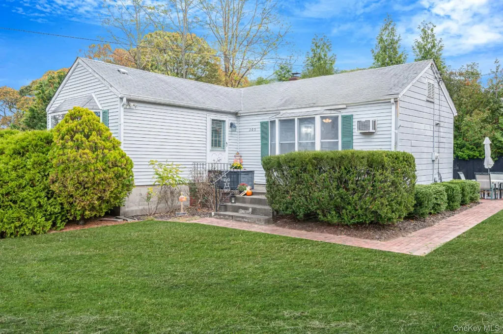 305 Terry Road Smithtown NY 11787