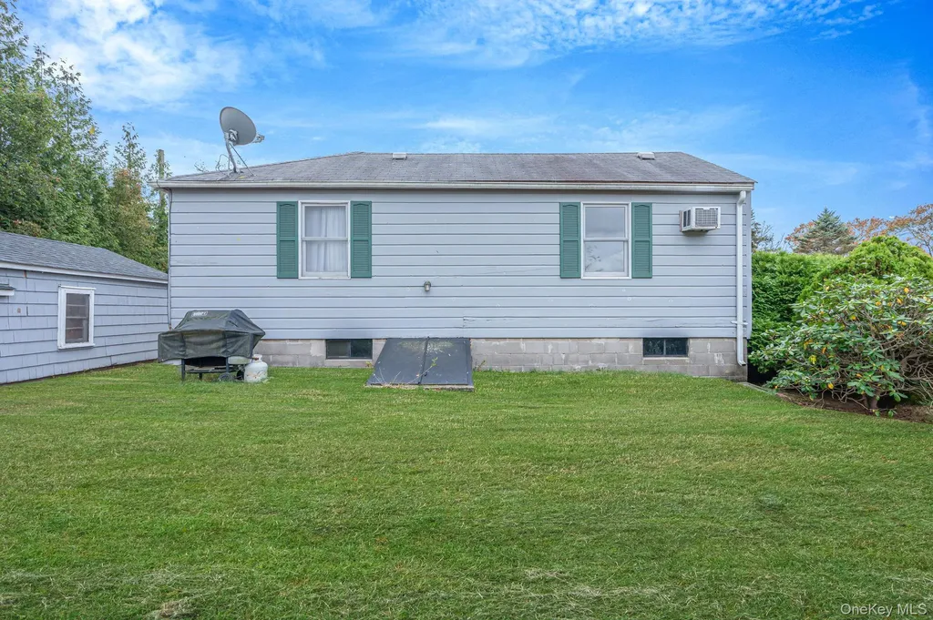 305 Terry Road Smithtown NY 11787
