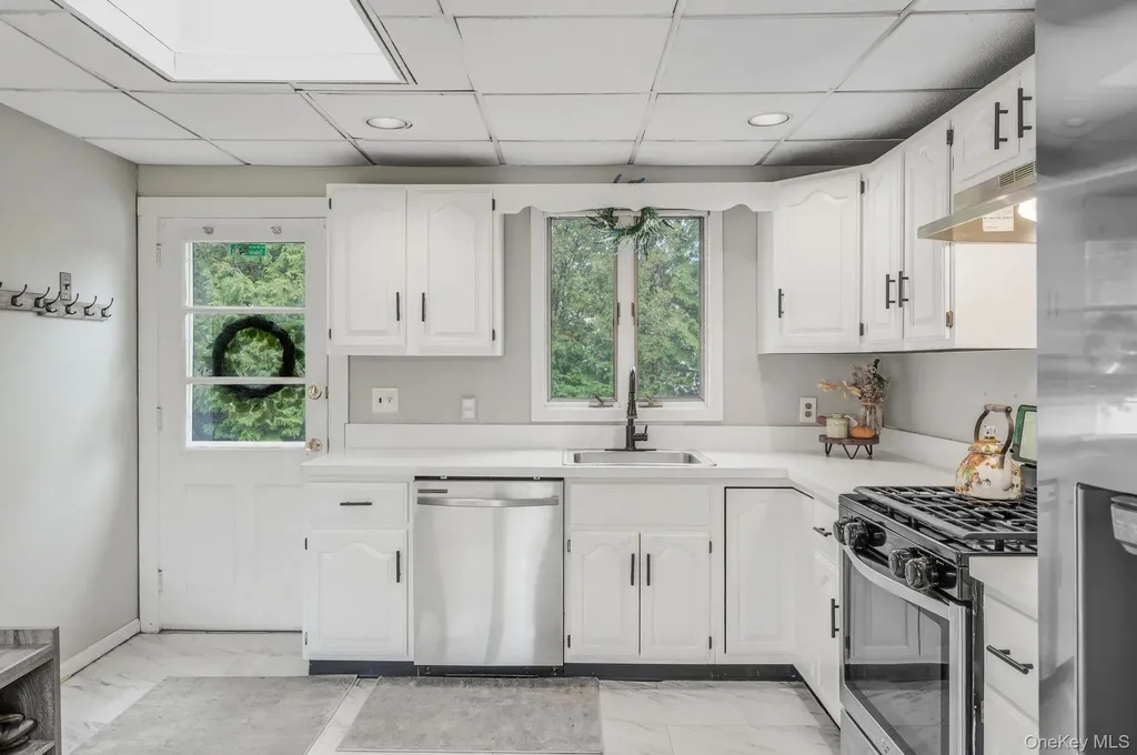 305 Terry Road Smithtown NY 11787