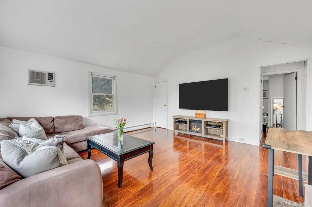 305 Terry Road Smithtown NY 11787