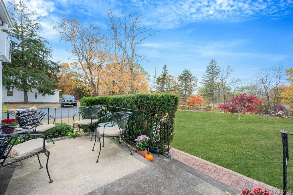 305 Terry Road Smithtown NY 11787