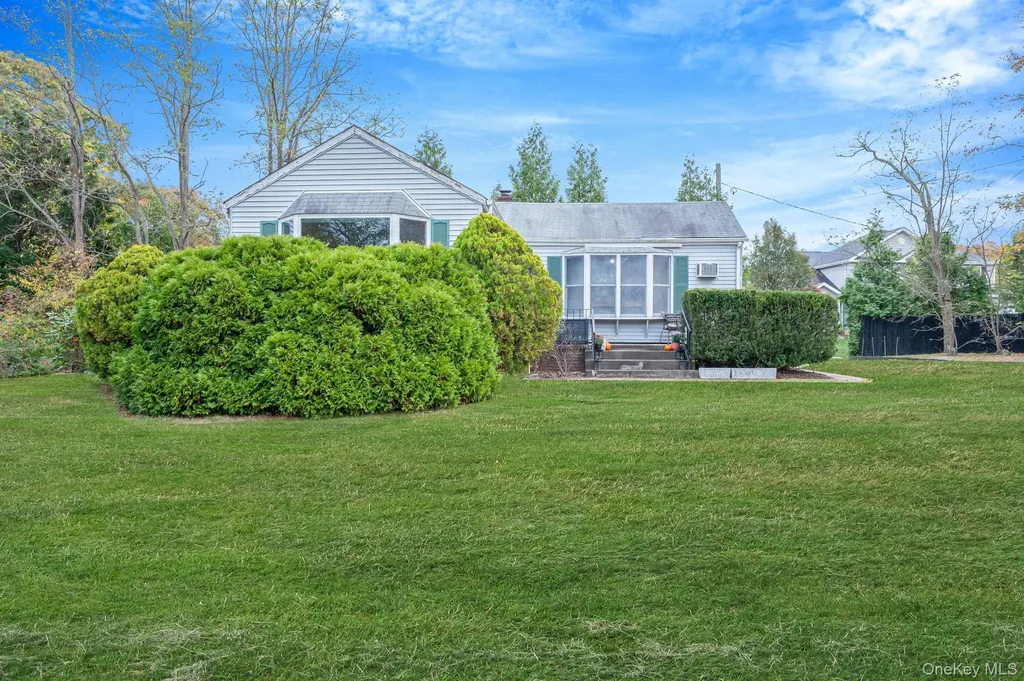 305 Terry Road Smithtown NY 11787